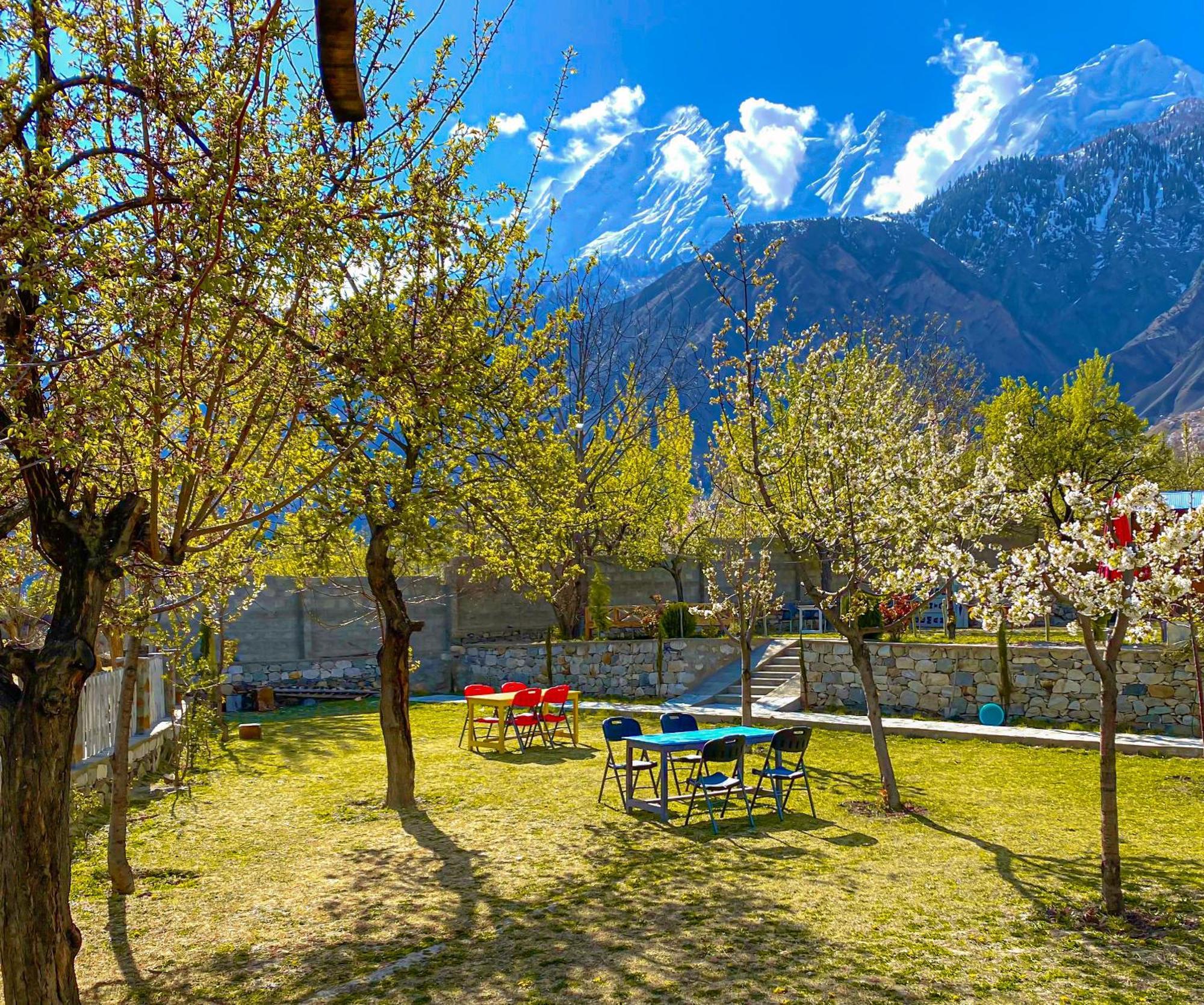 Dumani Nagar Hotel & Resort Karimabad  Eksteriør billede