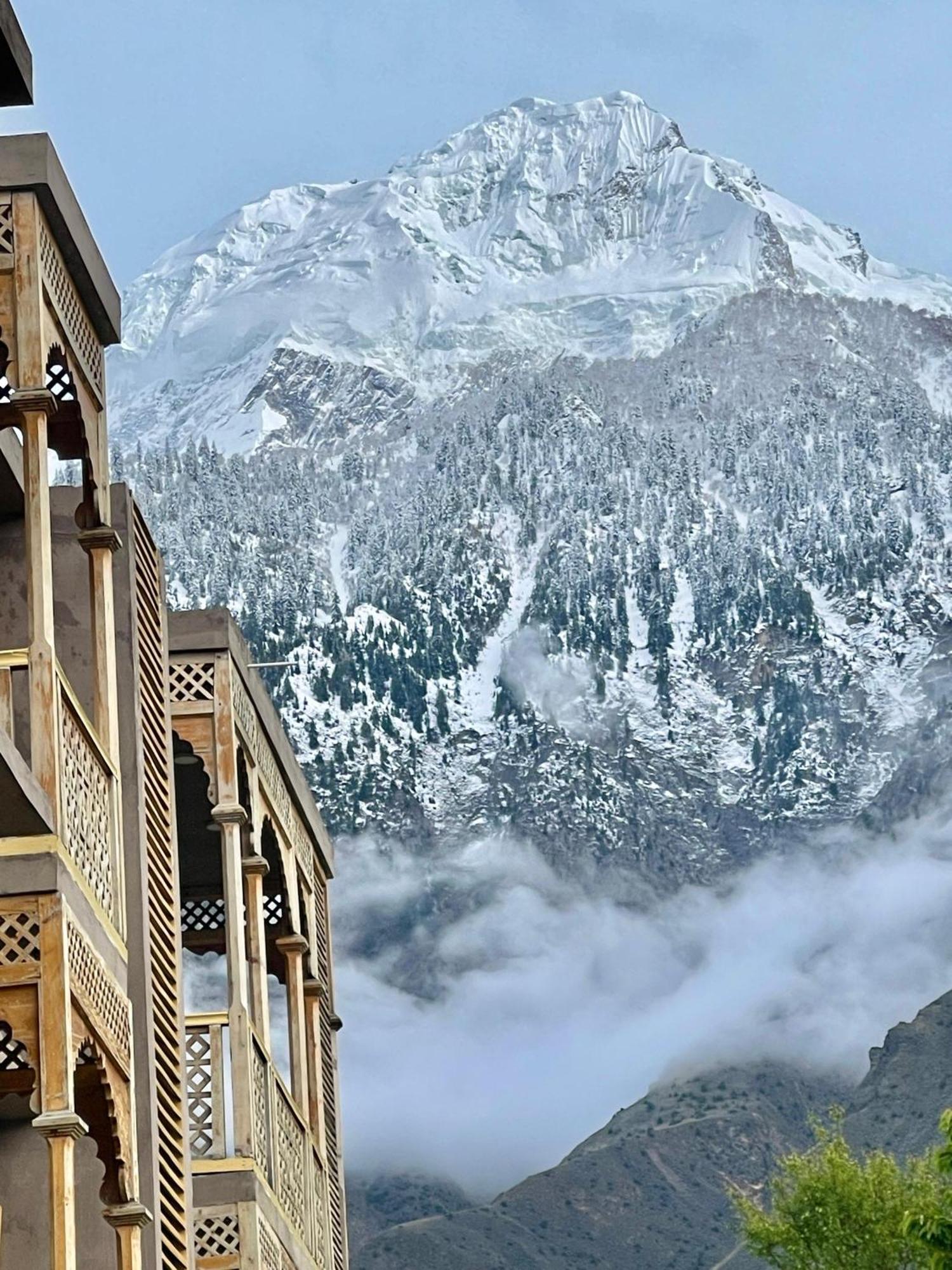 Dumani Nagar Hotel & Resort Karimabad  Eksteriør billede