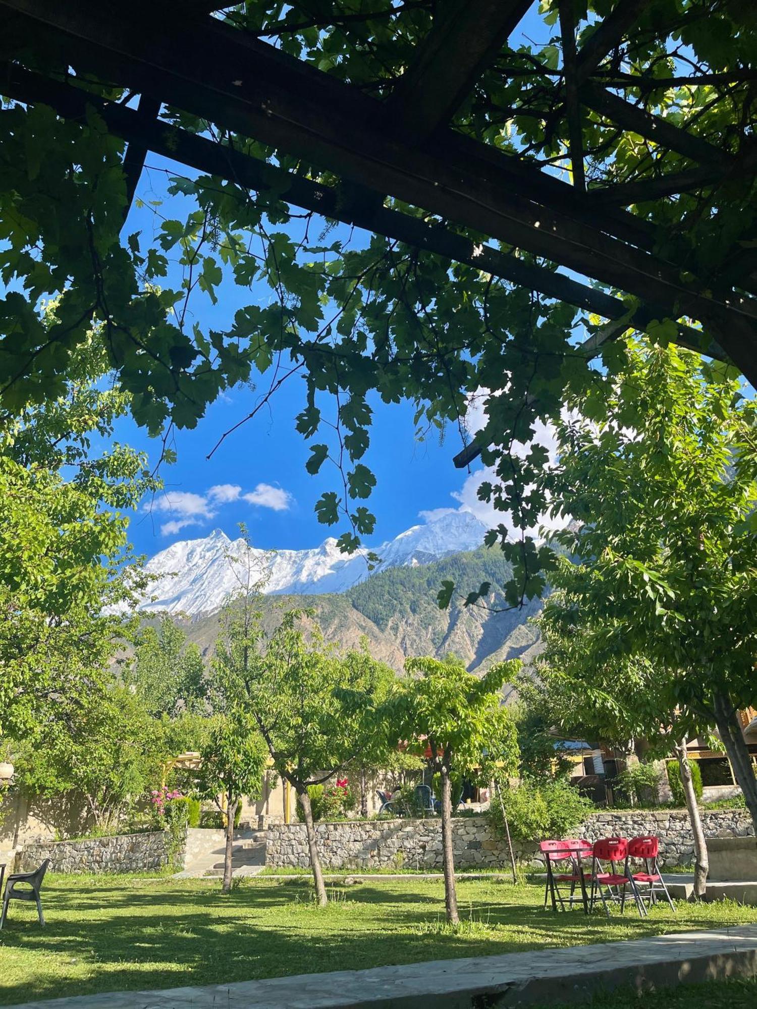 Dumani Nagar Hotel & Resort Karimabad  Eksteriør billede